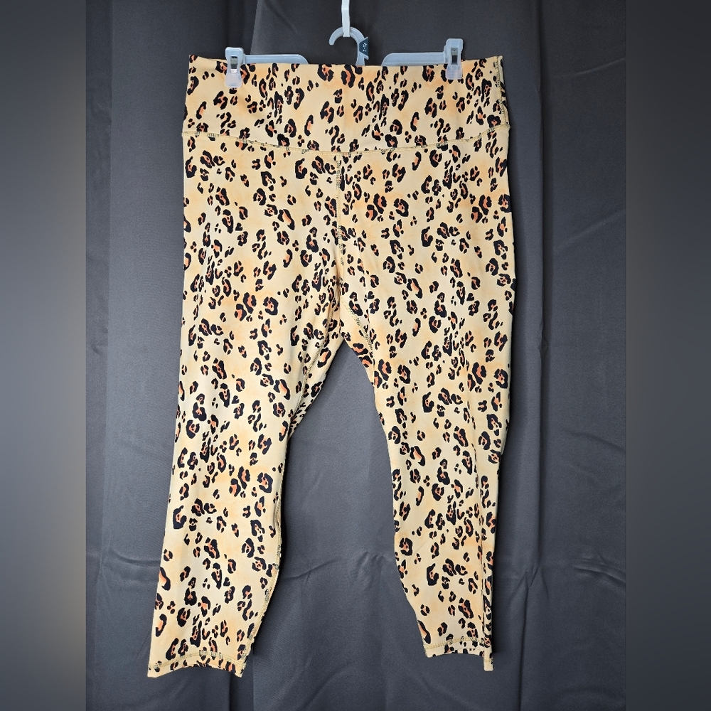 NWT Powehold by Fabletics